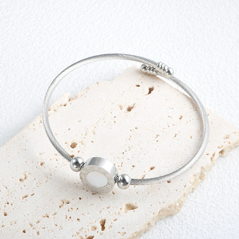 Rotating Bracelet with Round Roman Numerals Bangle - Guangzhou Mingshixuan Jewellery CO.,Ltd