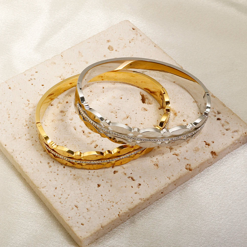 Luxury Crystal Rhinestones Ripple Oval Weld Texture Stainless Steel Bangles - Guangzhou Mingshixuan Jewellery CO.,Ltd