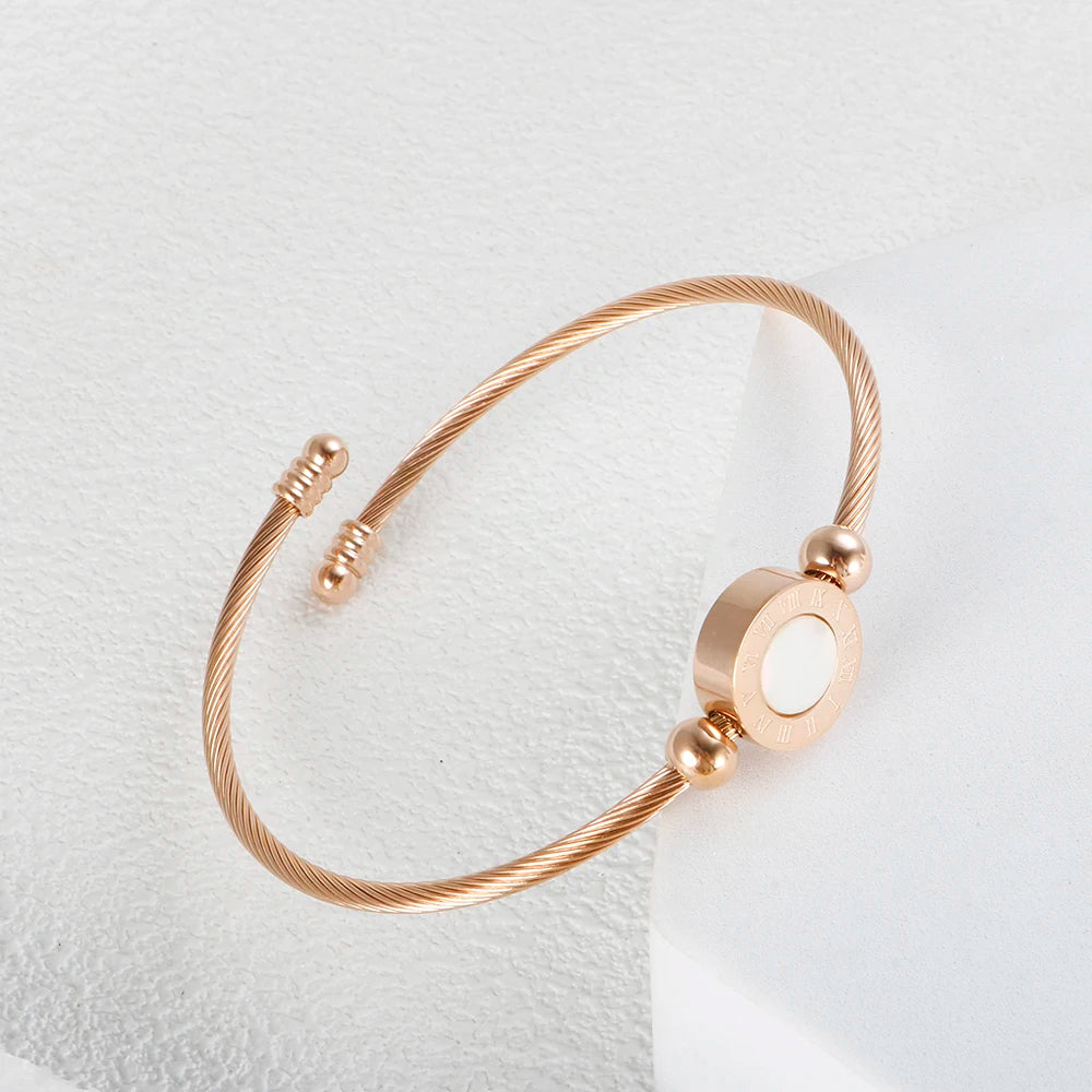 Rotating Bracelet with Round Roman Numerals Bangle - Guangzhou Mingshixuan Jewellery CO.,Ltd