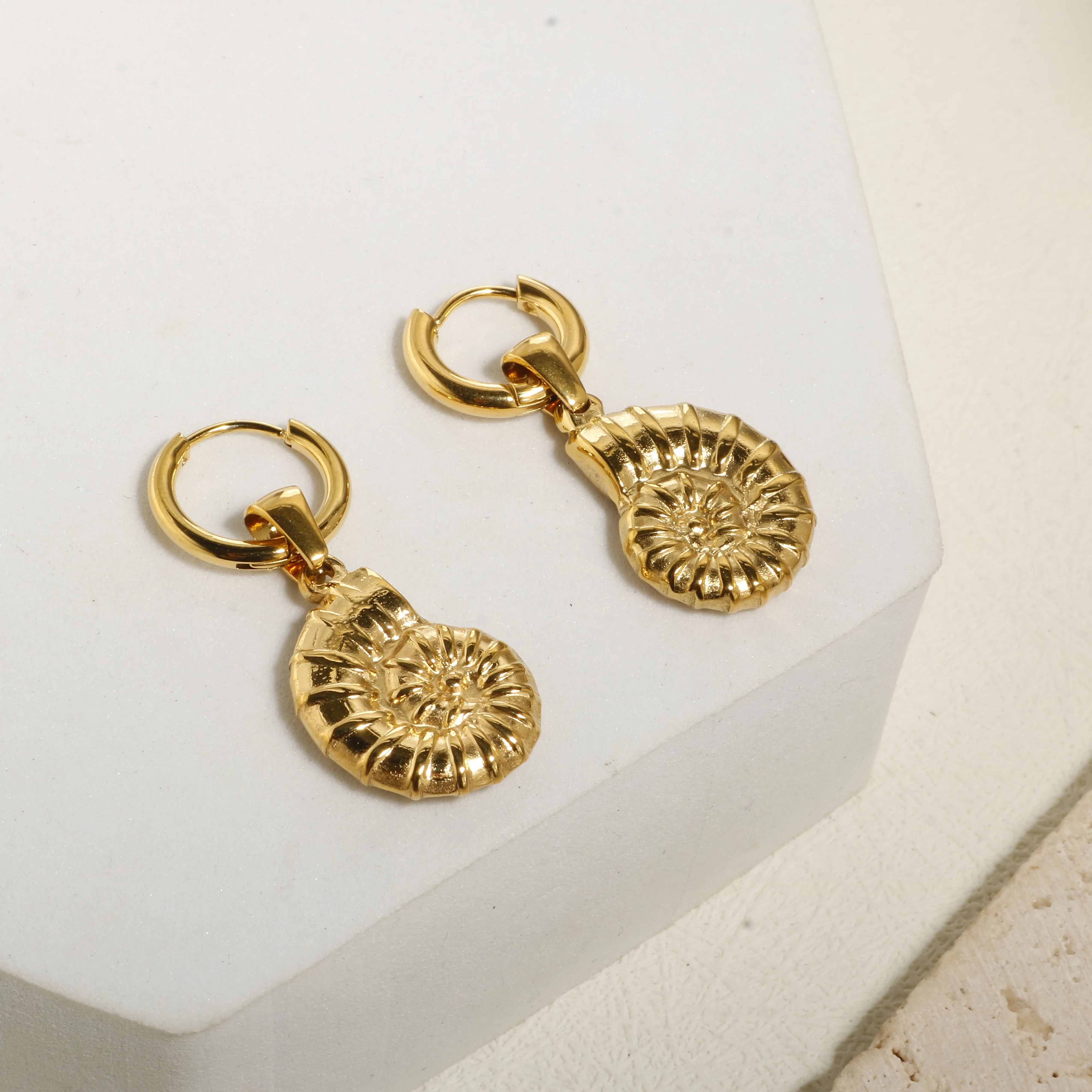 Gold Color Conch Pendant Earrings Necklace Set Shell Jewelry - Guangzhou Mingshixuan Jewellery CO.,Ltd